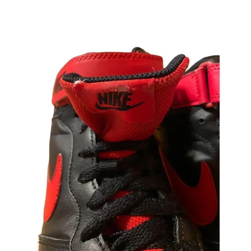 Nike Court Borough Mid Youth Black/Red High-Top Sneakers size 5 Y GUC Kids 5